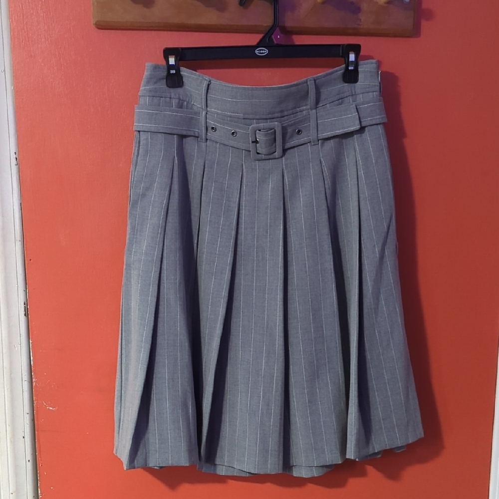 Midi Pleat Skirt Size 4. Medium Heather Grey . Scoop.